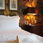 Aura Relais Bed & Breakfast 4*