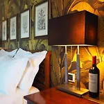 Aura Relais