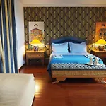 Couette-café Aura Relais 4*
