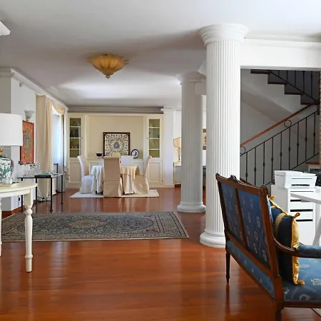 Aura Relais Oda ve Kahvaltı 4*