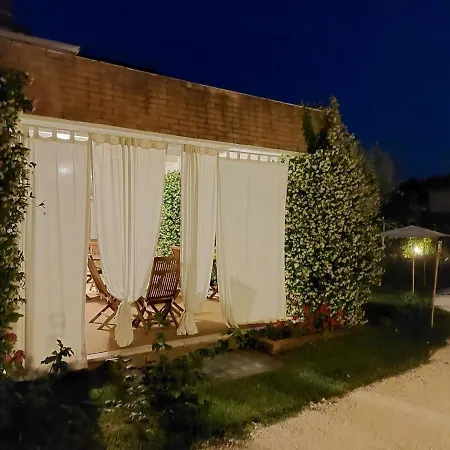 Oda ve Kahvaltı Aura Relais 4*