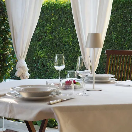 Aura Relais Oda ve Kahvaltı 4*